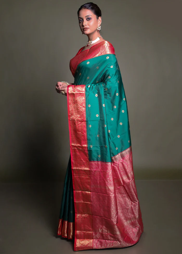 Green Kanjivaram Silk Saree With Blouse Piece - Image 4