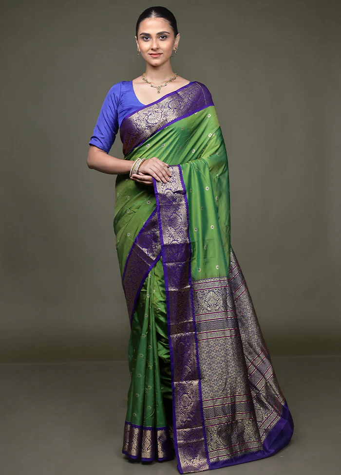 Green Kanjivaram Silk Saree With Blouse Piece - Image 2