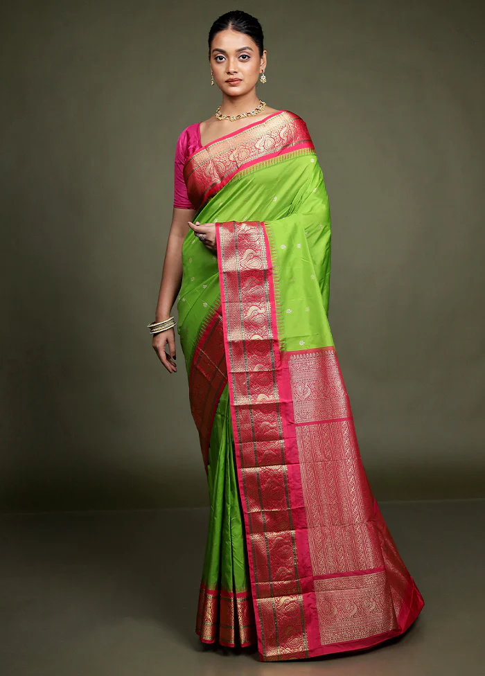 Green Kanjivaram Silk Saree With Blouse Piece - Image 2