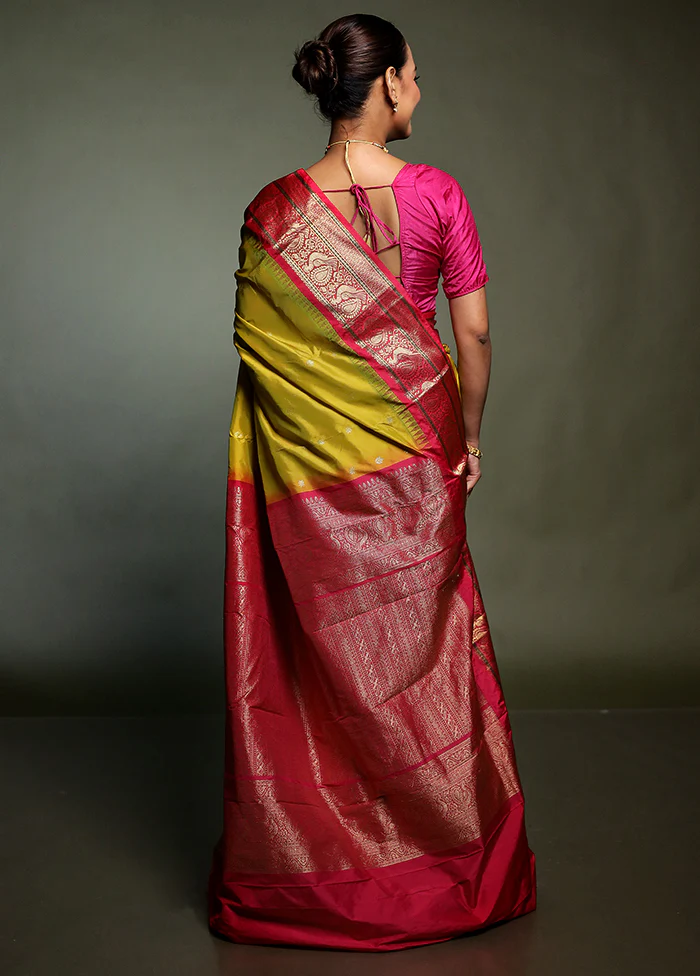Green Kanjivaram Silk Saree With Blouse Piece - Image 3