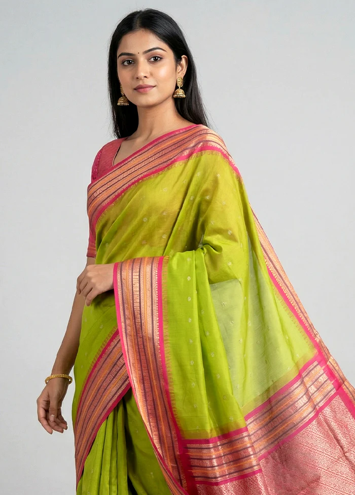 Green Kanjivaram Silk Saree With Blouse Piece - Image 2
