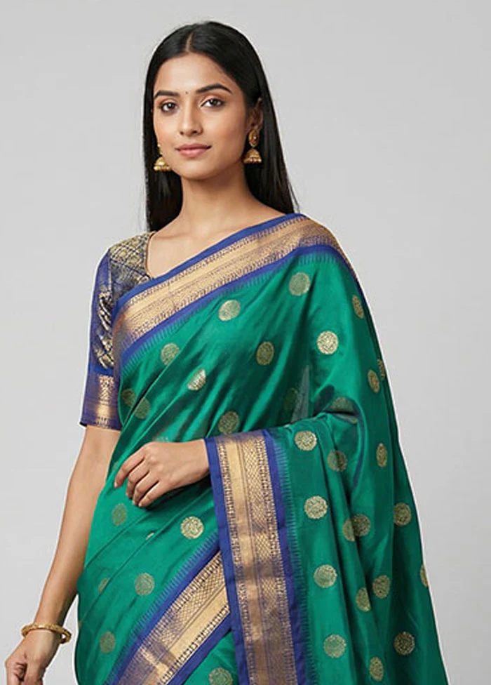 Green Kanjivaram Silk Saree With Blouse Piece - Image 2