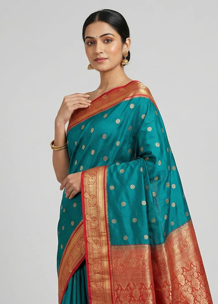 Green Kanjivaram Silk Saree With Blouse Piece - Image 2