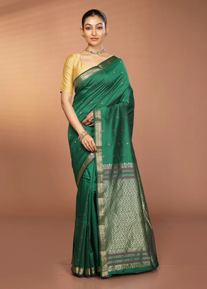 Green Kanjivaram Silk Saree With Blouse Piece - Image 2