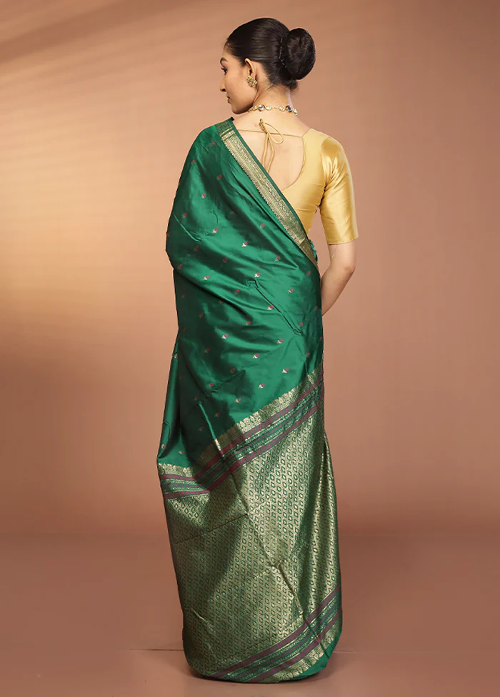 Green Kanjivaram Silk Saree With Blouse Piece - Image 3
