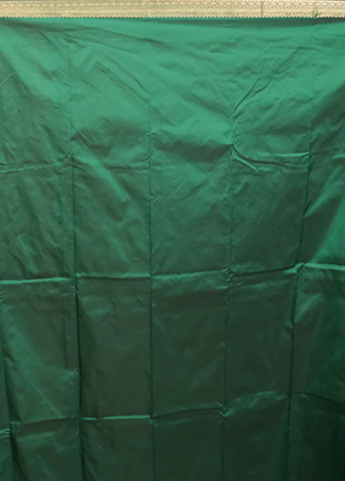 Green Kanjivaram Silk Saree With Blouse Piece - Image 5