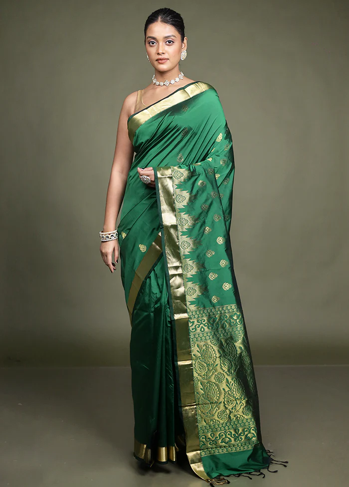 Green Kanjivaram Silk Saree With Blouse Piece - Image 2