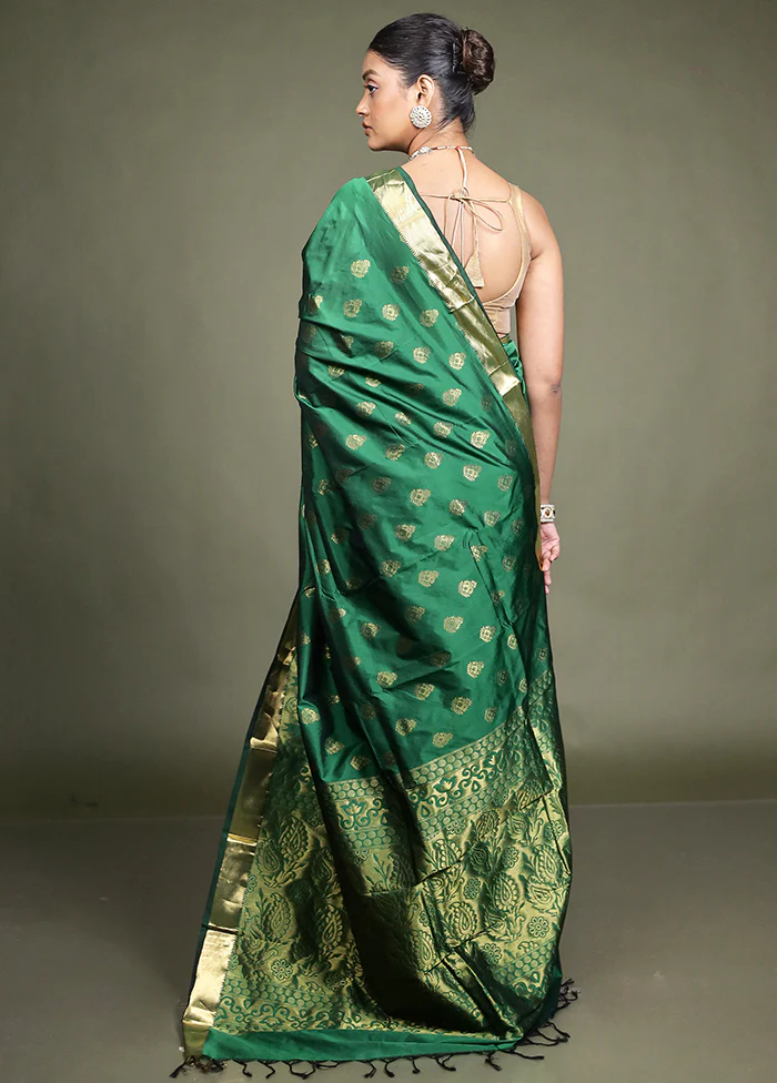 Green Kanjivaram Silk Saree With Blouse Piece - Image 3
