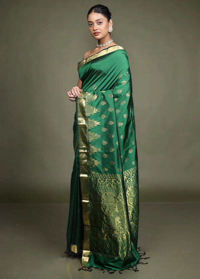 Green Kanjivaram Silk Saree With Blouse Piece - Image 4