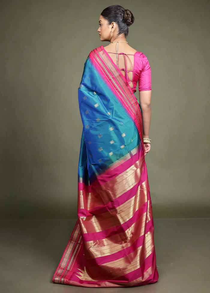 Green Kanjivaram Silk Saree With Blouse Piece - Image 3