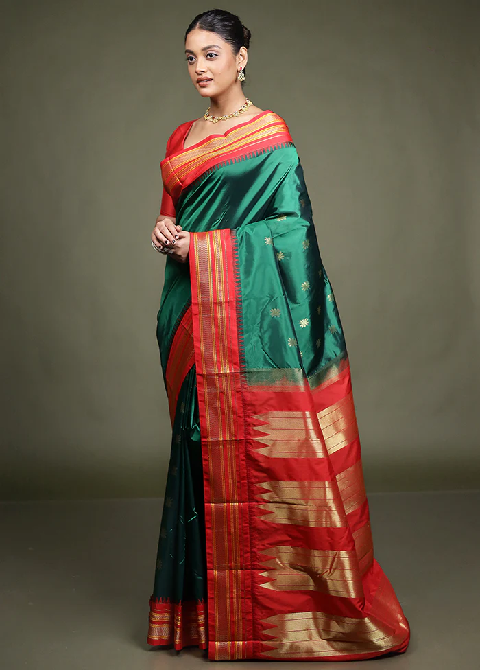 Green Kanjivaram Silk Saree With Blouse Piece - Image 4