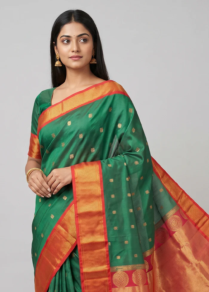 Green Kanjivaram Silk Saree With Blouse Piece - Image 2