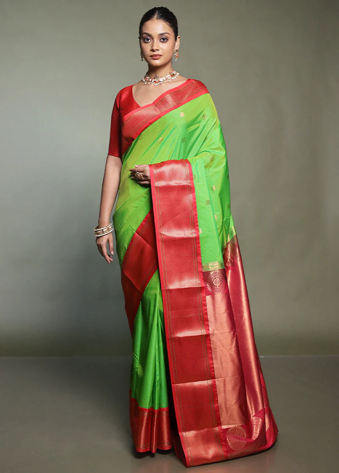 Green Kanjivaram Silk Saree With Blouse Piece - Image 2