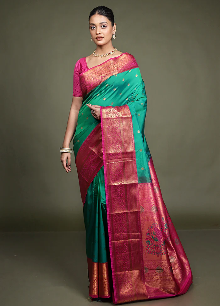 Green Kanjivaram Silk Saree With Blouse Piece - Image 2