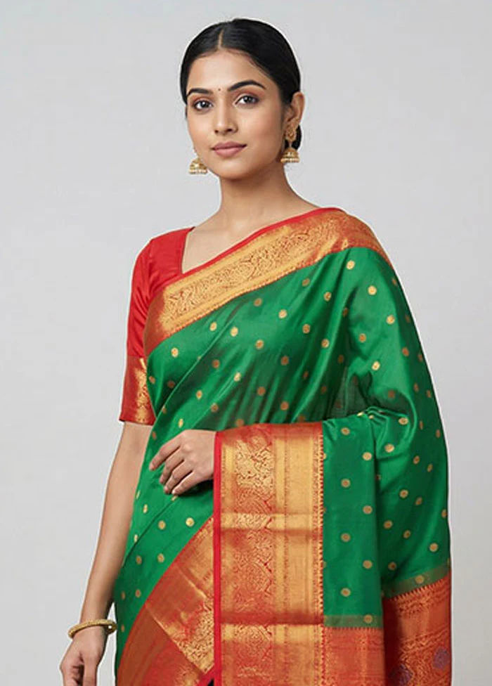 Green Kanjivaram Silk Saree With Blouse Piece - Image 2
