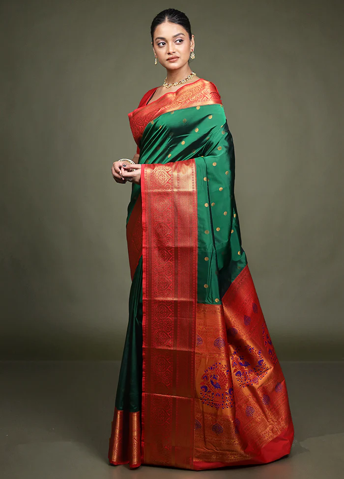 Green Kanjivaram Silk Saree With Blouse Piece - Image 4