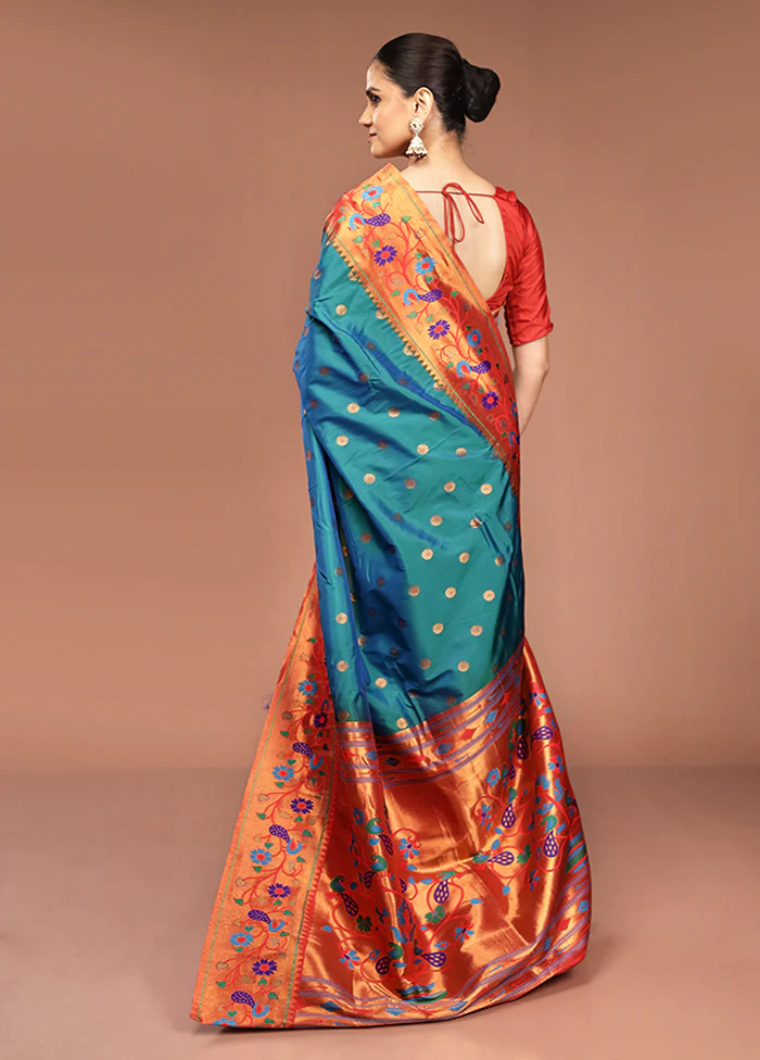 Green Kanjivaram Silk Saree With Blouse Piece - Image 3