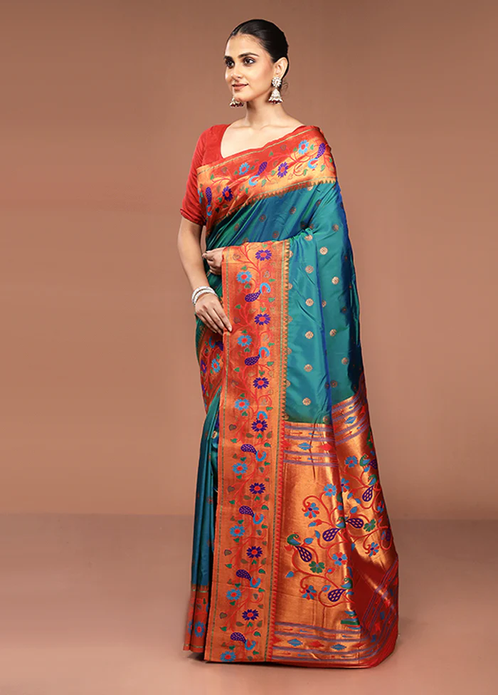 Green Kanjivaram Silk Saree With Blouse Piece - Image 4