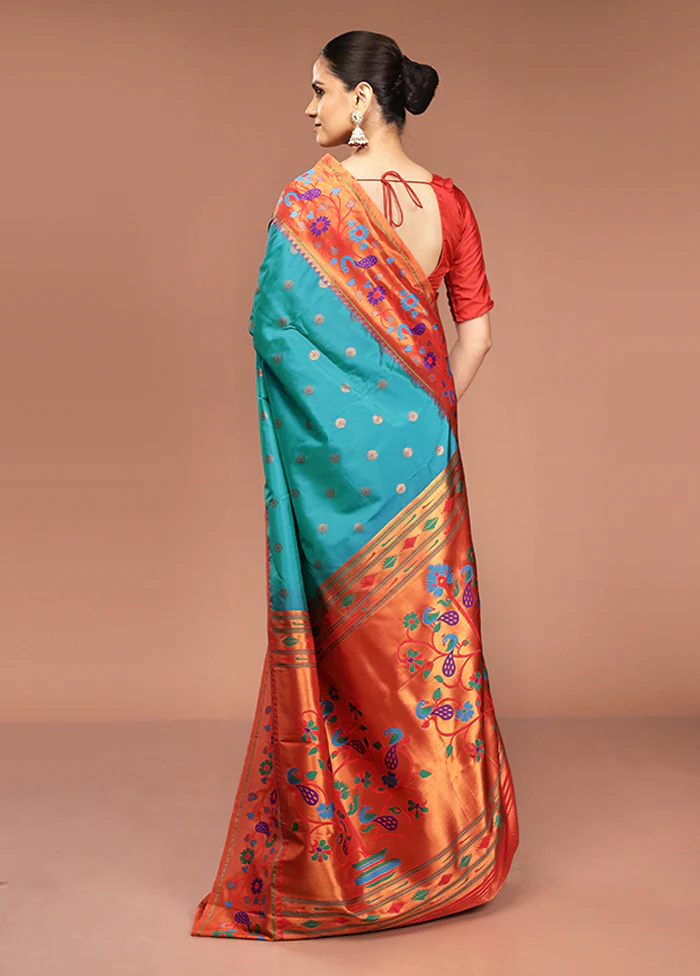 Green Kanjivaram Silk Saree With Blouse Piece - Image 3