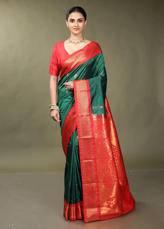 Green Kanjivaram Silk Saree With Blouse Piece - Image 2