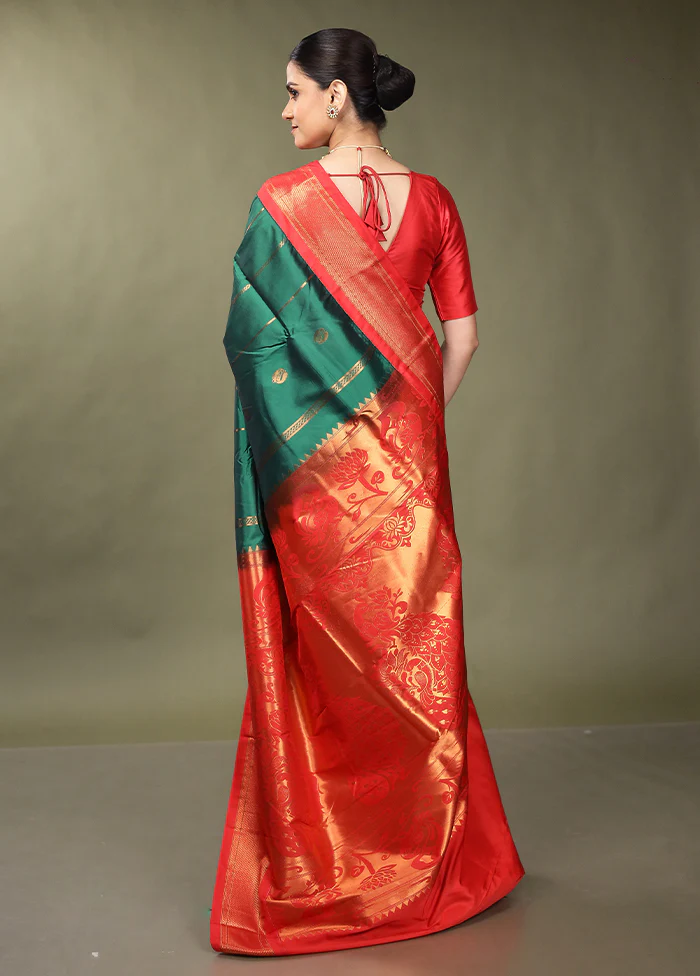 Green Kanjivaram Silk Saree With Blouse Piece - Image 3