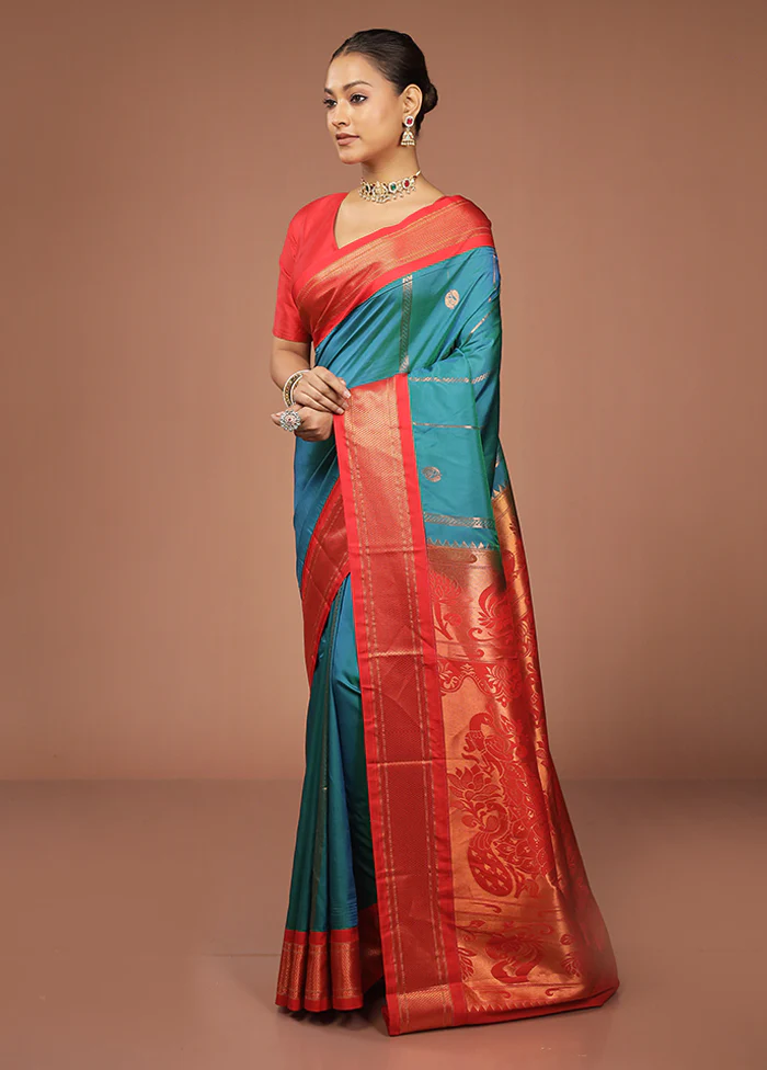 Green Kanjivaram Silk Saree With Blouse Piece - Image 4