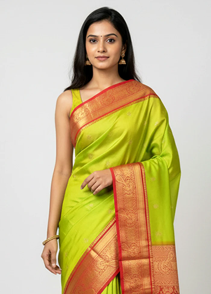 Green Kanjivaram Silk Saree With Blouse Piece - Image 2