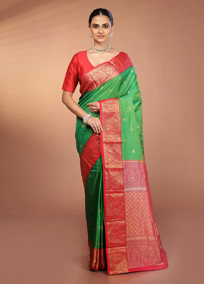 Green Kanjivaram Silk Saree With Blouse Piece - Image 2