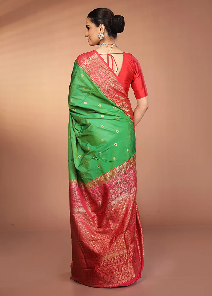 Green Kanjivaram Silk Saree With Blouse Piece - Image 3