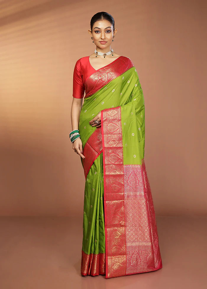 Green Kanjivaram Silk Saree With Blouse Piece - Image 2