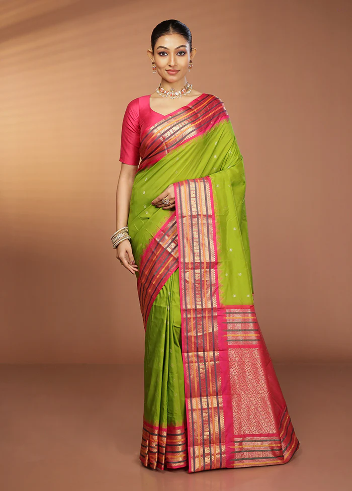 Green Kanjivaram Silk Saree With Blouse Piece - Image 2
