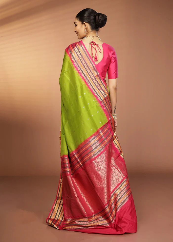 Green Kanjivaram Silk Saree With Blouse Piece - Image 3