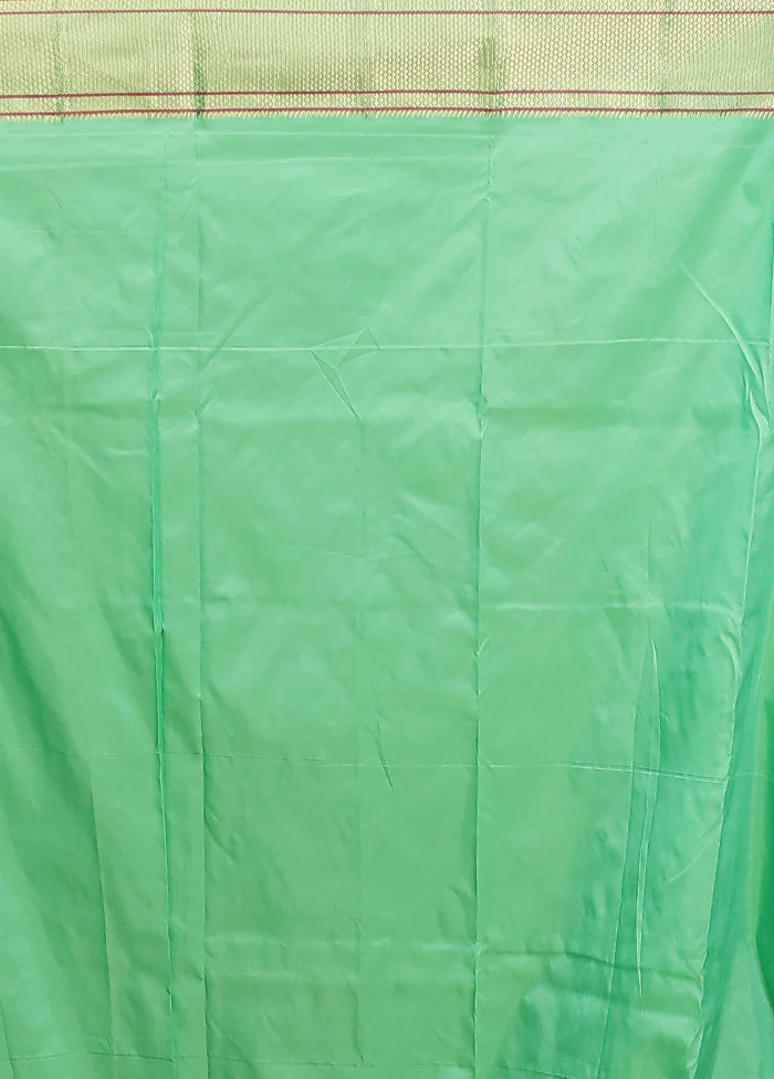Green Kanjivaram Silk Saree With Blouse Piece - Image 5