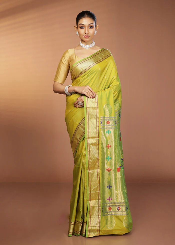 Green Kanjivaram Silk Saree With Blouse Piece - Image 2
