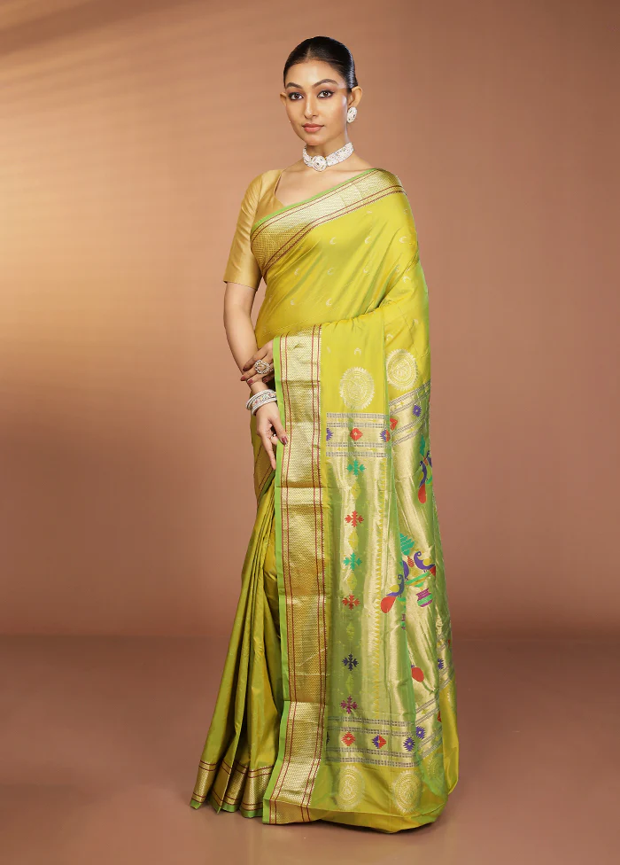 Green Kanjivaram Silk Saree With Blouse Piece - Image 4