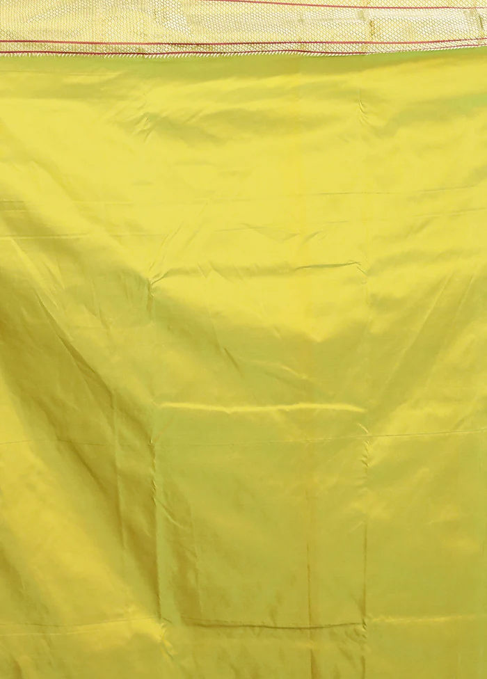 Green Kanjivaram Silk Saree With Blouse Piece - Image 5