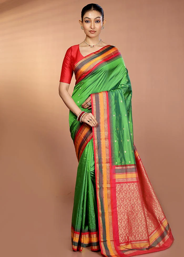 Green Kanjivaram Silk Saree With Blouse Piece - Image 2