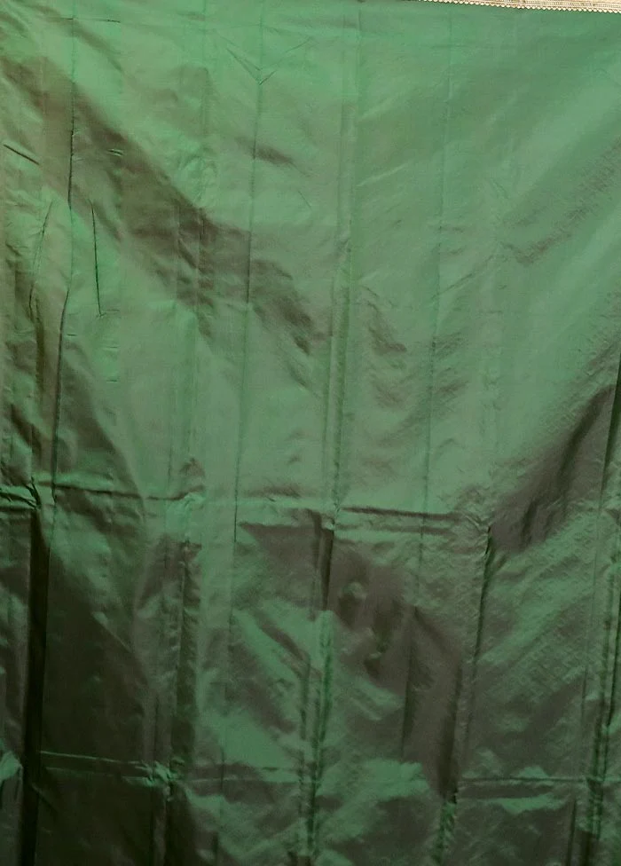 Green Kanjivaram Silk Saree With Blouse Piece - Image 5