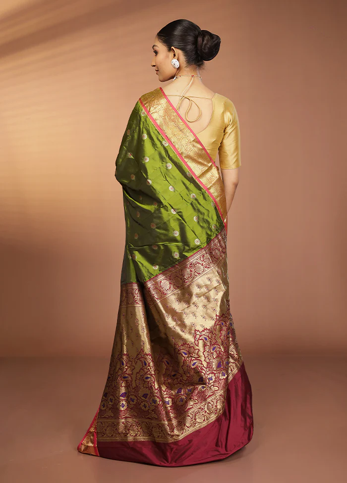 Green Kanjivaram Silk Saree With Blouse Piece - Image 3