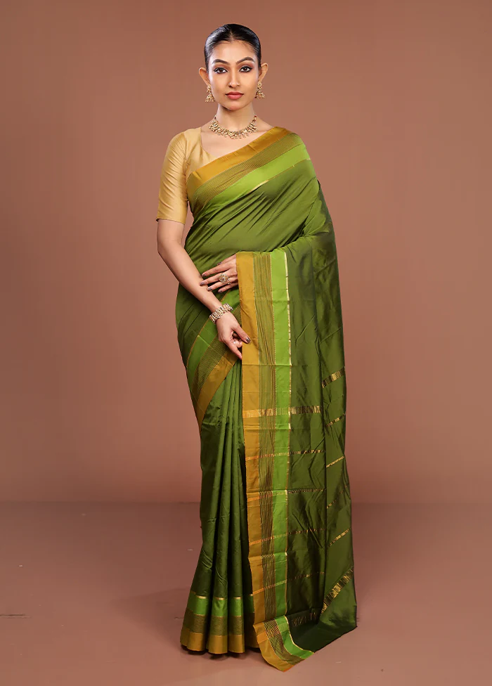 Green Kanjivaram Silk Saree With Blouse Piece - Image 2