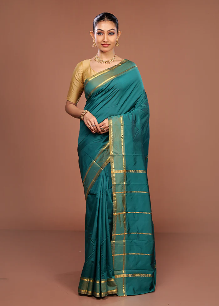 Green Kanjivaram Silk Saree With Blouse Piece - Image 2