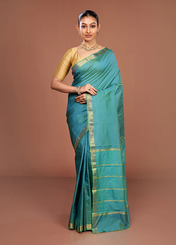 Green Kanjivaram Silk Saree With Blouse Piece - Image 2
