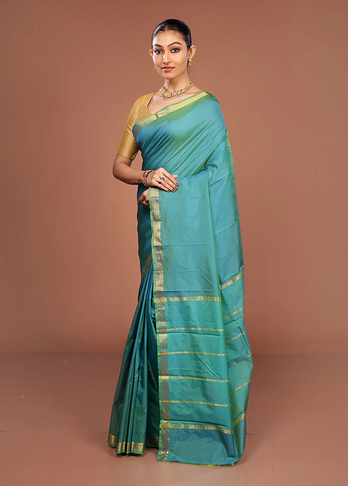 Green Kanjivaram Silk Saree With Blouse Piece - Image 4