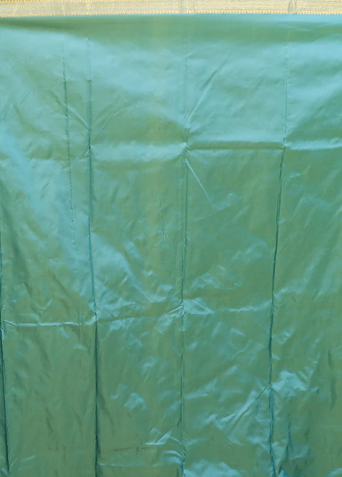 Green Kanjivaram Silk Saree With Blouse Piece - Image 5