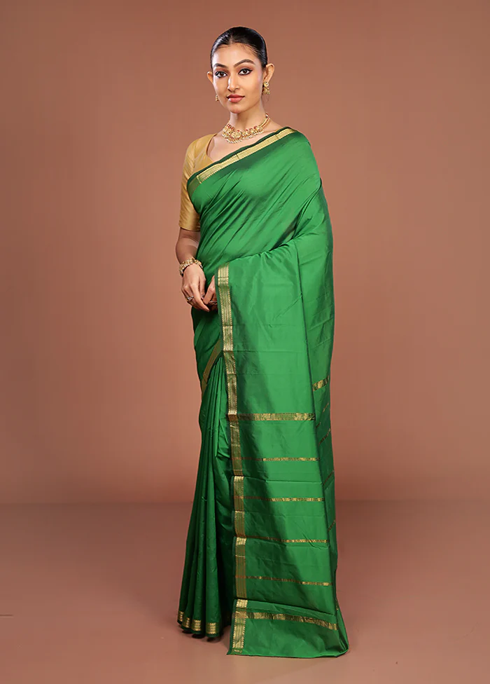Green Kanjivaram Silk Saree With Blouse Piece - Image 4