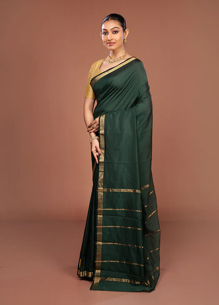 Green Kanjivaram Silk Saree With Blouse Piece - Image 4