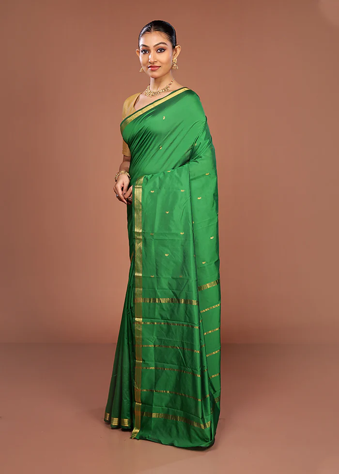 Green Kanjivaram Silk Saree With Blouse Piece - Image 4
