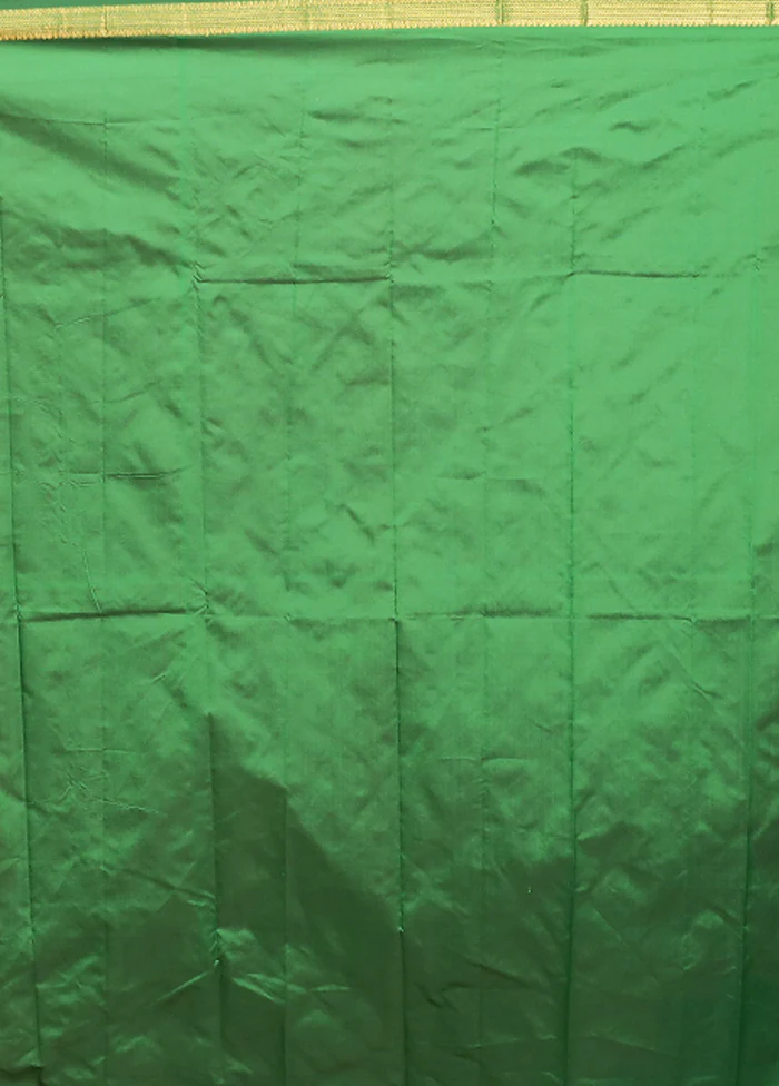 Green Kanjivaram Silk Saree With Blouse Piece - Image 5