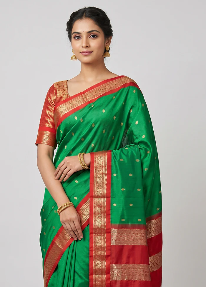 Green Kanjivaram Silk Saree With Blouse Piece - Image 2