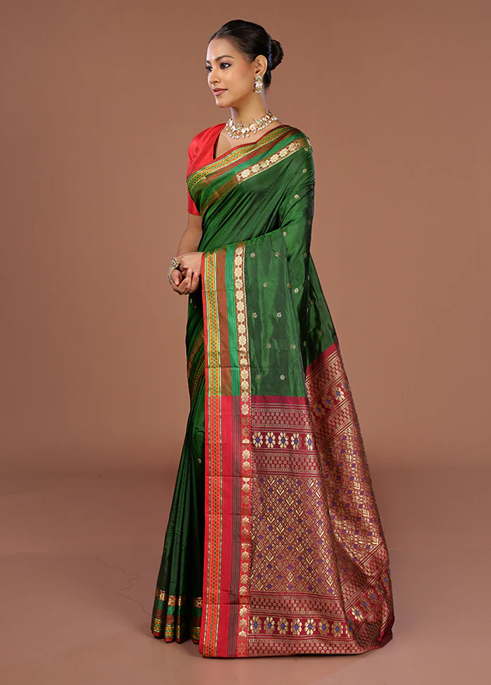 Green Kanjivaram Silk Saree With Blouse Piece - Image 4